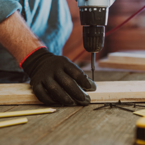 Jak se správně starat o interiérové dřevo: kompletní průvodce údržbou a renovací