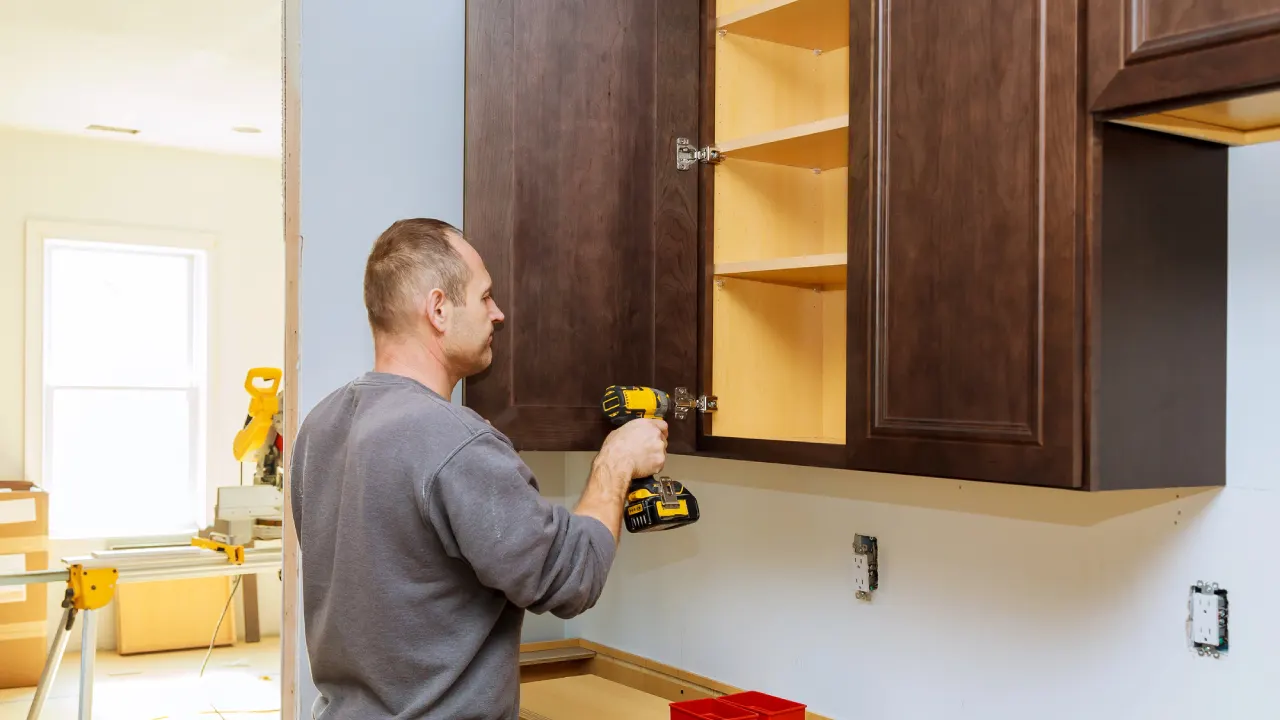 Renovace starého nábytku